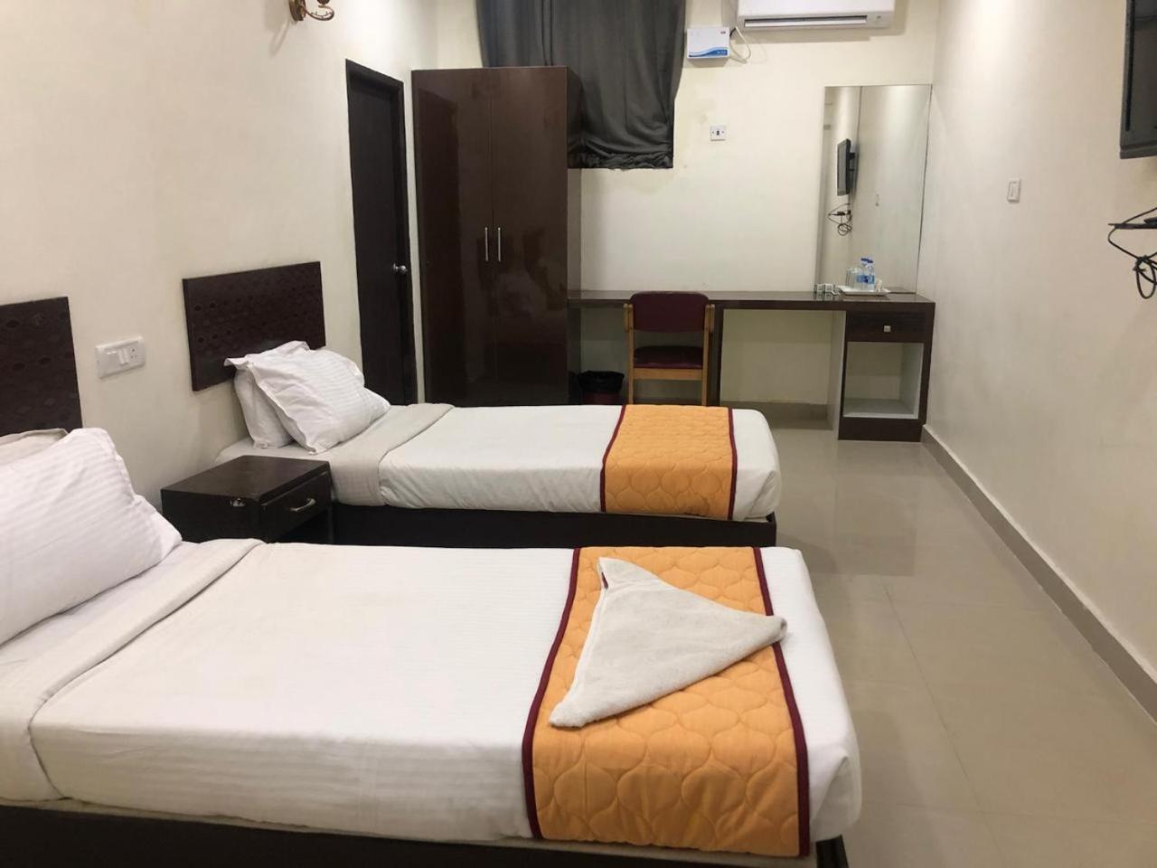 Sai Lakshmi Pavanam Chennai Exterior foto